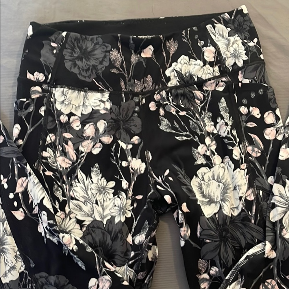 Yoga pants / workout wear